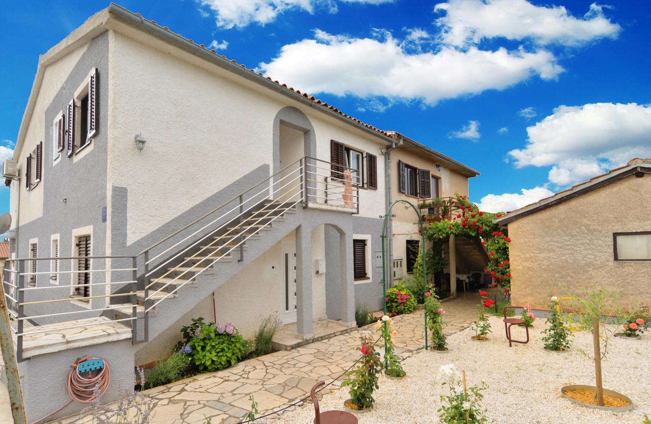 Apartments Dino 1700 Fažana エクステリア 写真